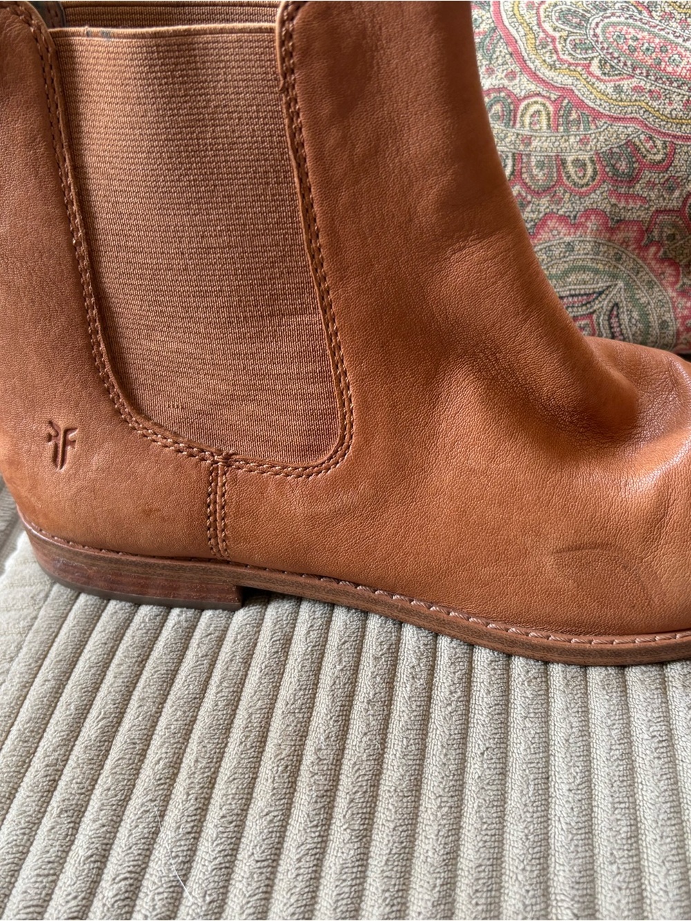 FRYE Ladies Hank Chelsea Boot Tan Brown Leather - 7 - Picture 8 of 9